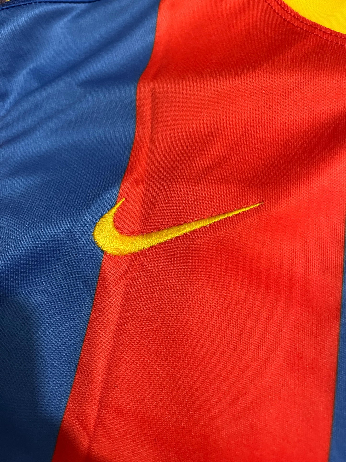 BARCELONA 2011 JERSEY UCL FINAL MESSI & INIESTA.